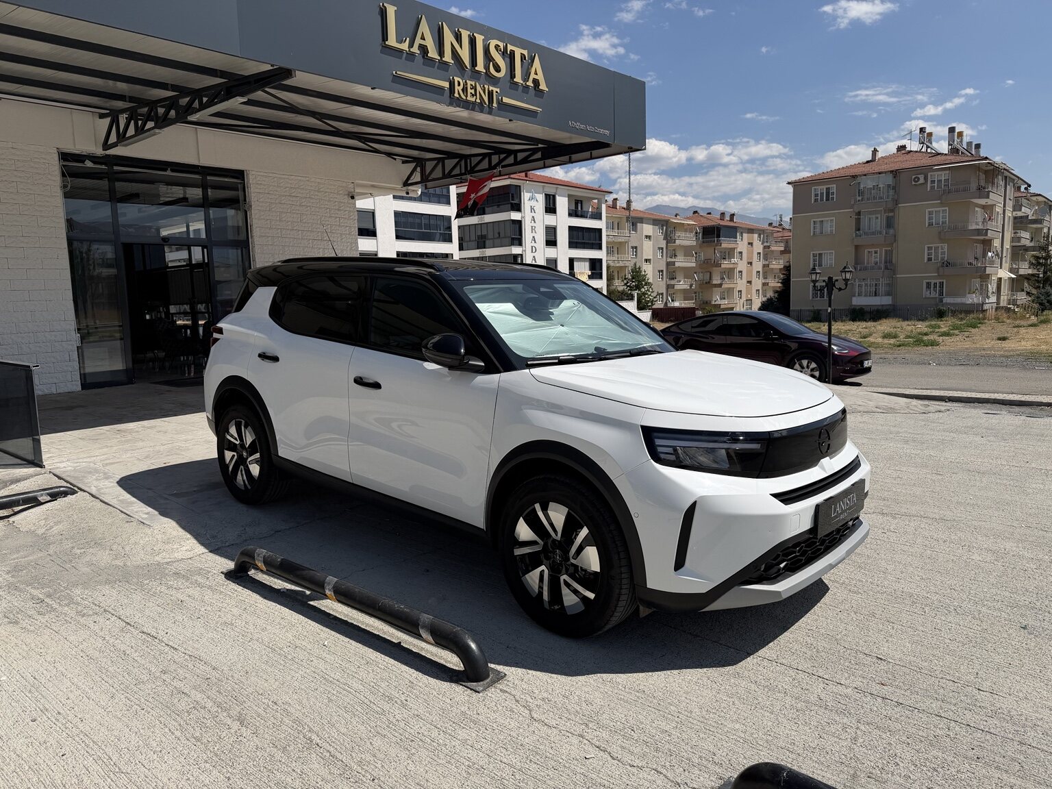 Beyaz Opel Frontera