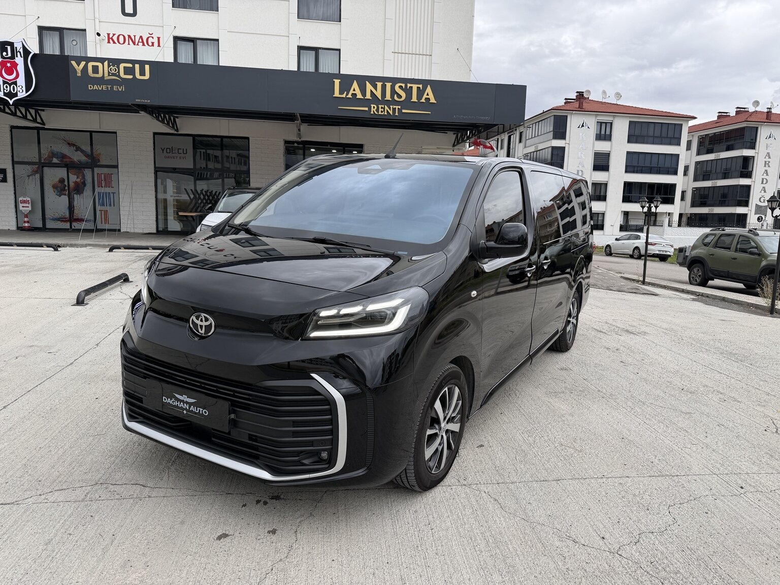 Siyah Toyota Proace 8+1